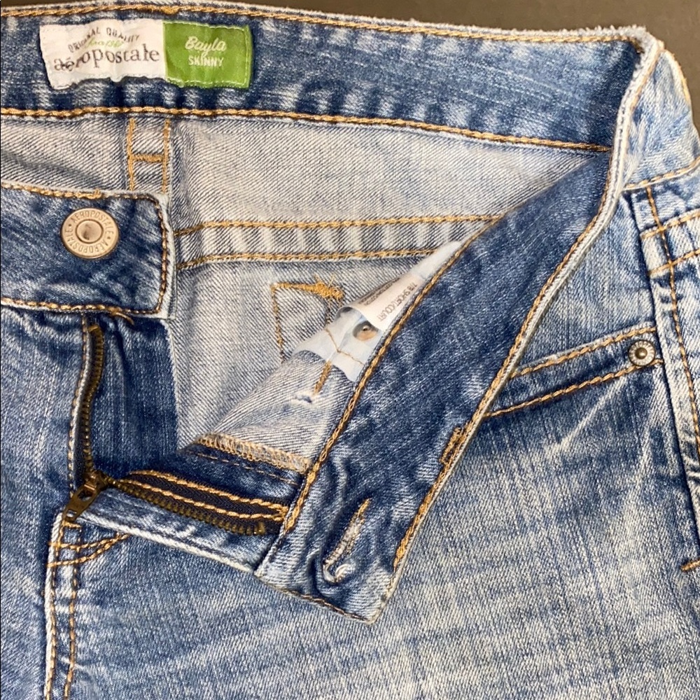 Aeropostale Size 7/8 Blue Straight Leg Jeans with Natural Fading - Picture 10 of 14